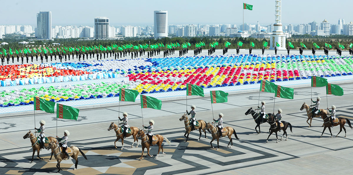 Hormatly Prezidentimiz Türkmenistanyň Garaşsyzlygynyň 34 ýyllygy mynasybetli dabaralara gatnaşdy