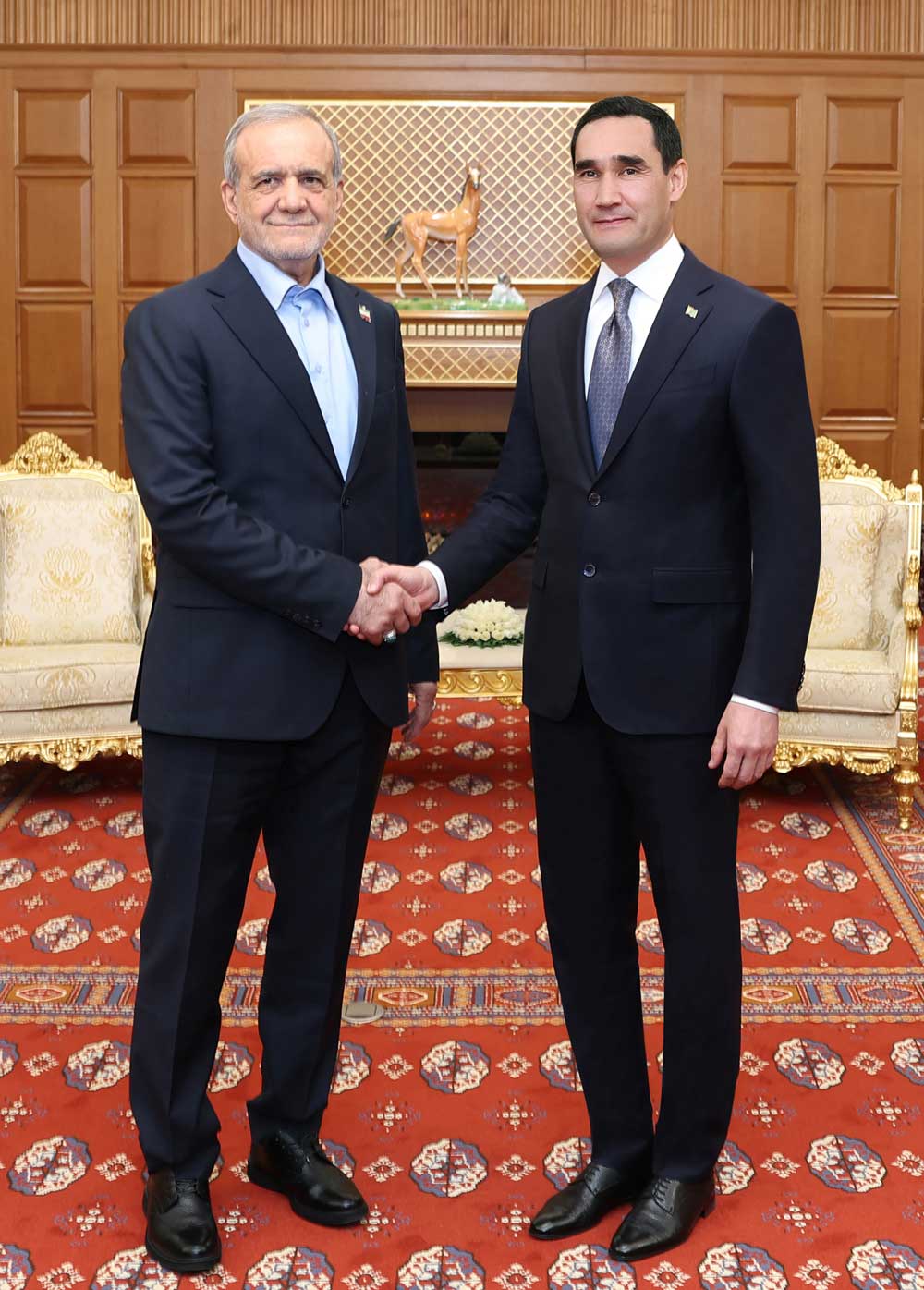 Türkmenistanyň Prezidenti Eýran Yslam Respublikasynyň Prezidenti bilen duşuşdy